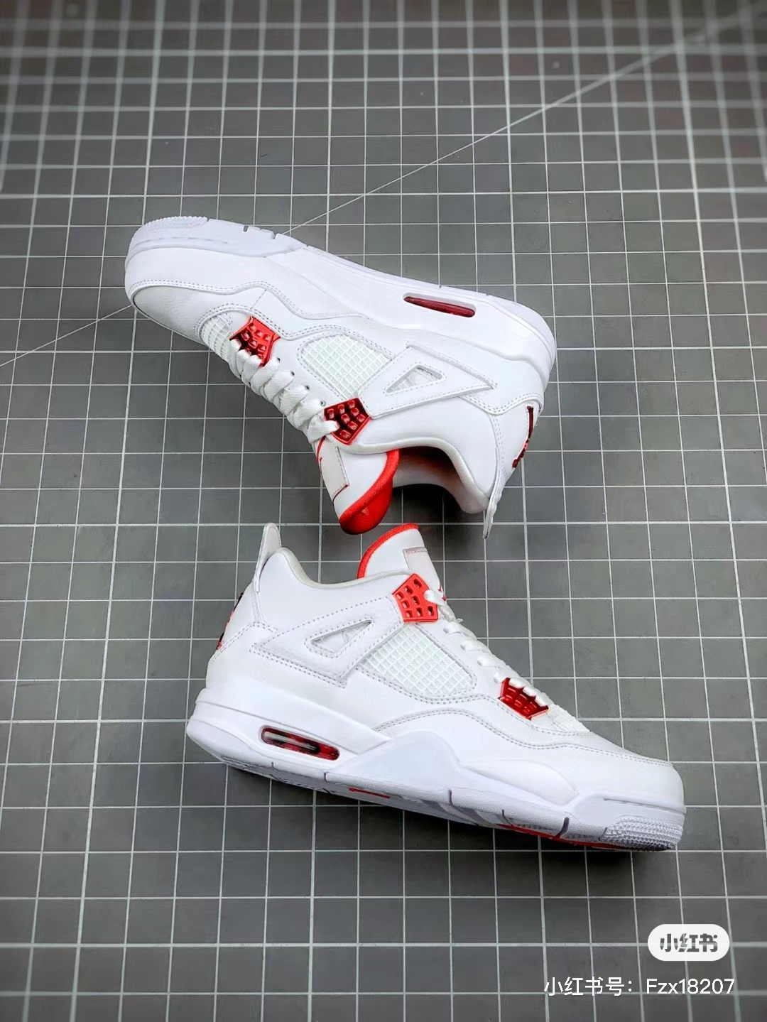 Jordan 4 Metallic Red