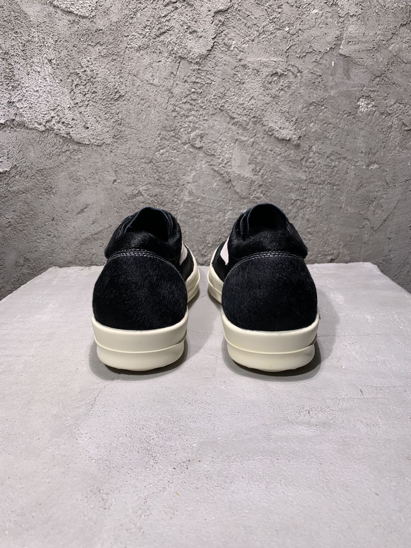 Rick Owens Lido Runway Vintage Sneaker Horsehair Black Milk RR01D3897 LHLLVS 911